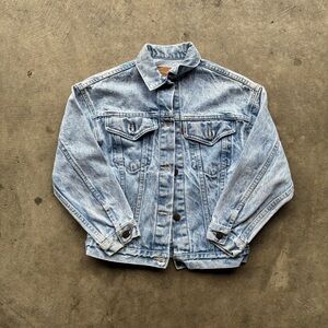 90’s Women Levi's Light Blue Denim Jacket